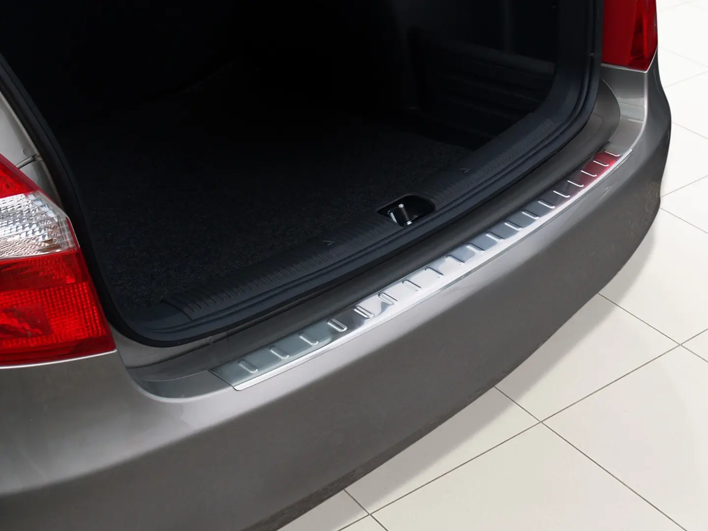 Bakfangerbeskytter Skoda Fabia II 2007-2016 Silver Edition
