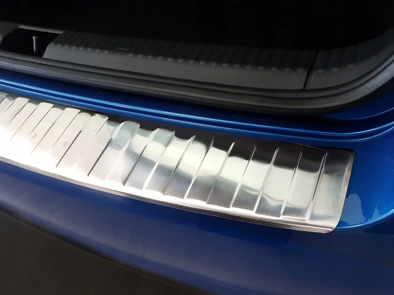 Bakfangerbeskytter Skoda Fabia III hatchback facelift 2018- 2021 │ Silver Edition – bilde 4