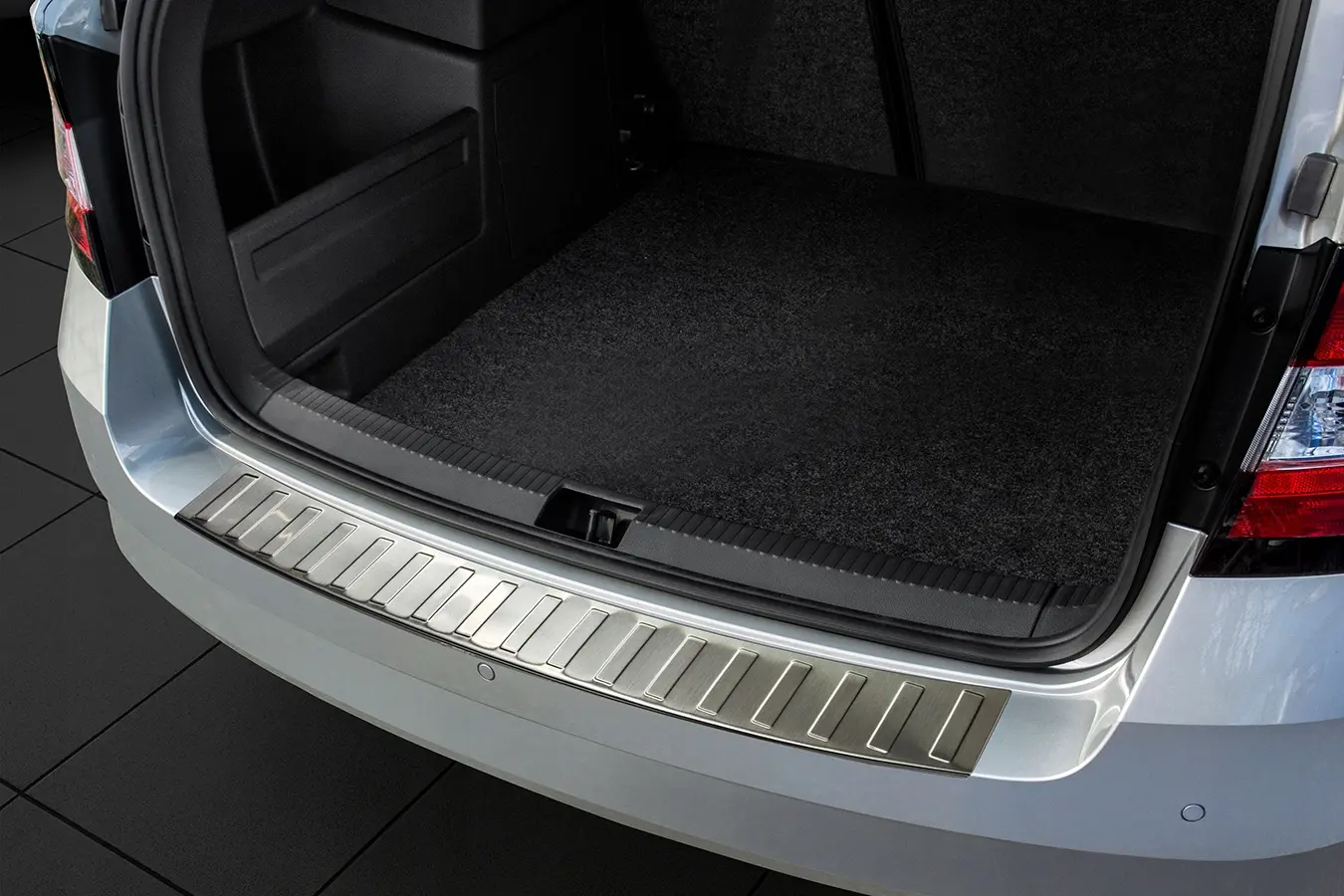 Bakfangerbeskytter Skoda Fabia III Stasjonsvogn pre-facelift 2014-2018 Silver Edition