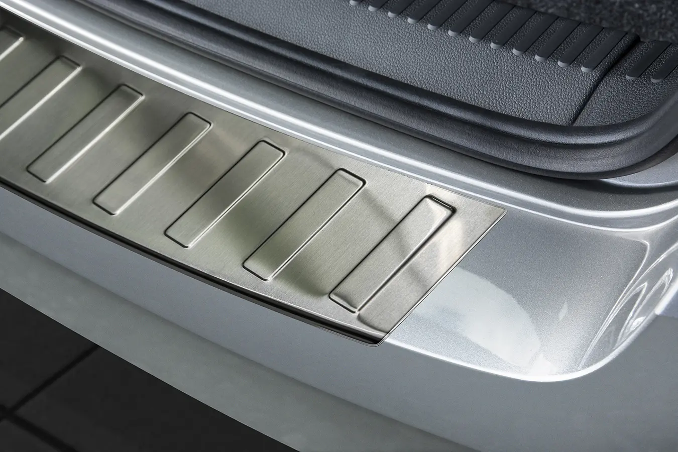 Bakfangerbeskytter Skoda Fabia III Stasjonsvogn pre-facelift 2014-2018 Silver Edition – bilde 2