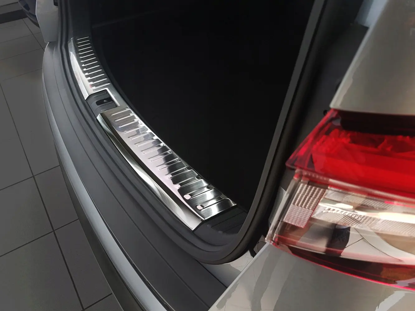 Bakfangerbeskytter Škoda Kodiaq I 2016 - 2024 │ Silver Edition