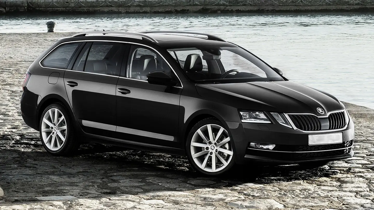 Bakfangerbeskytter Skoda Octavia III 2016 - 2020 │ Black Edition – bilde 8