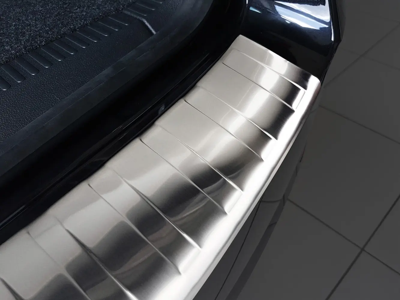 Bakfangerbeskytter Skoda Octavia III 2016 - 2020 │ Silver Edition – bilde 4