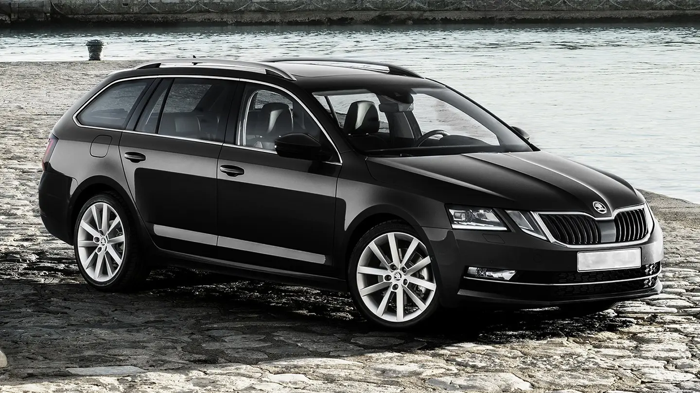 Bakfangerbeskytter Skoda Octavia III 2016 - 2020 │ Silver Edition – bilde 8