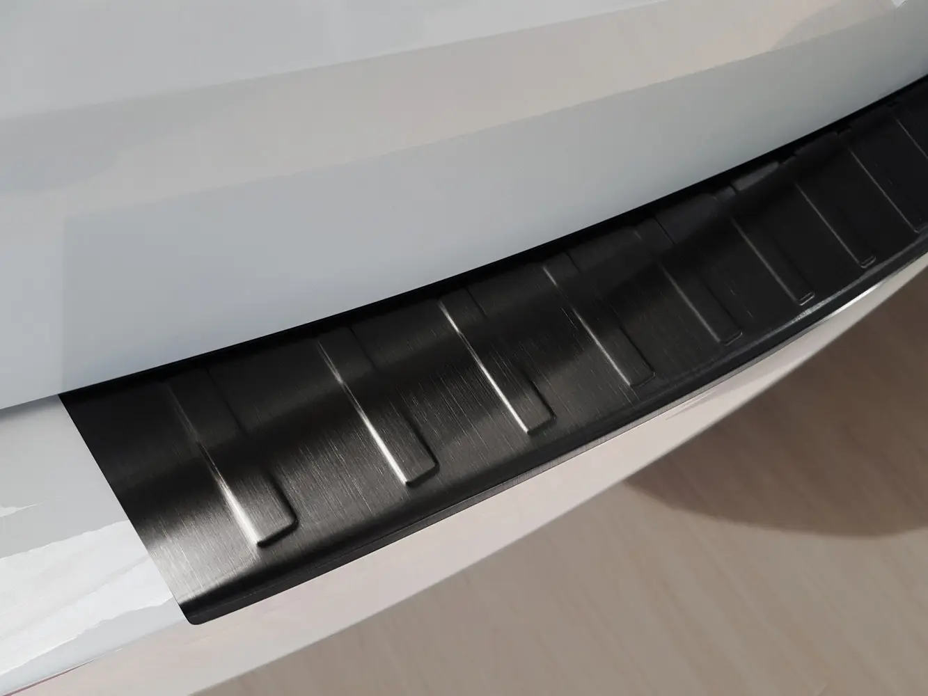 Bakfangerbeskytter Skoda Octavia III Stasjonsvogn 2013 - 2020 │ facelift Black Edition – bilde 4