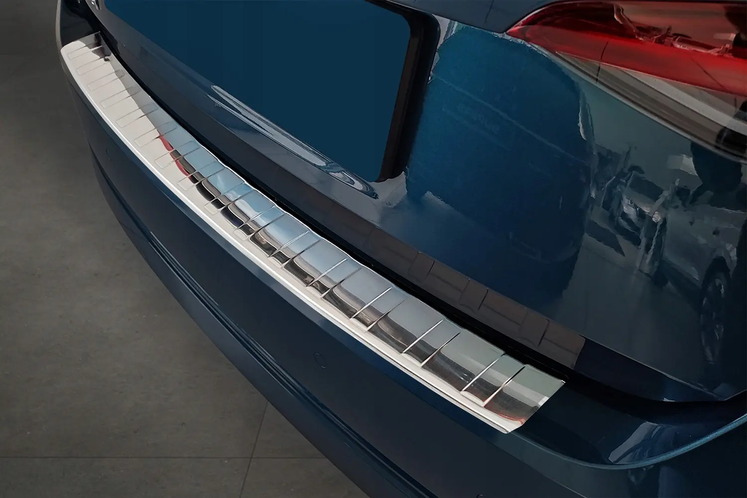Bakfangerbeskytter Skoda Octavia IV Liftback 2019 ->