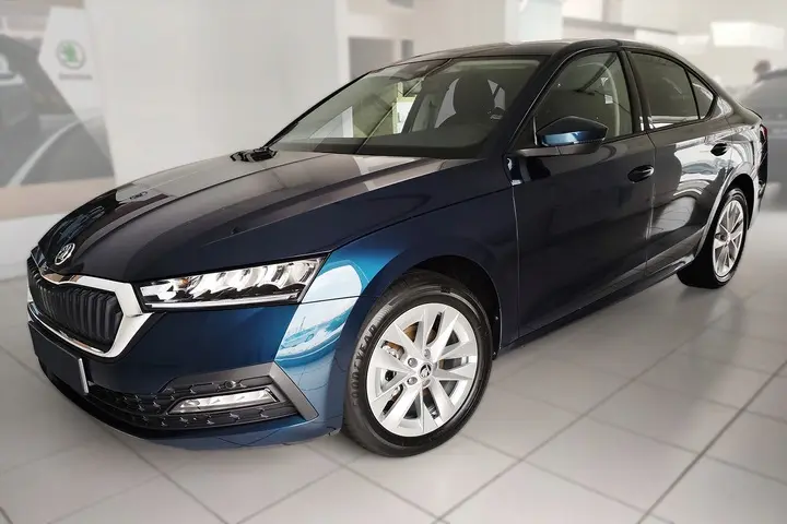 Bakfangerbeskytter Skoda Octavia IV Liftback 2019 -> – bilde 10