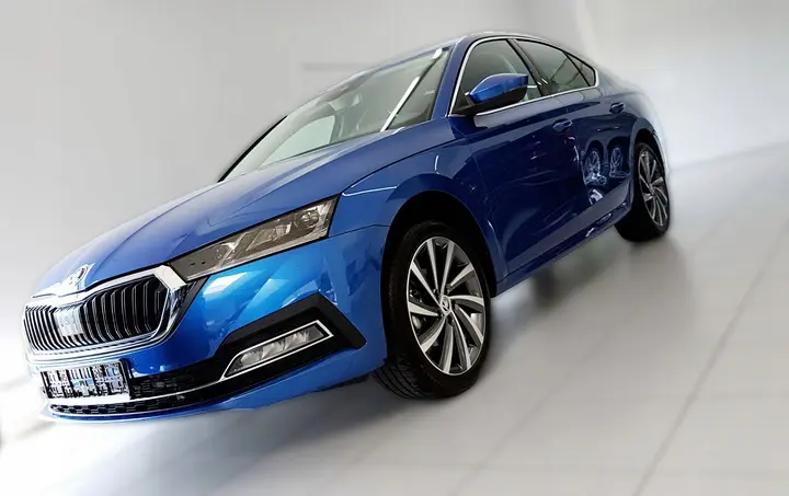 Bakfangerbeskytter Skoda Octavia IV Liftback 2019 -> │ Black Edition – bilde 10