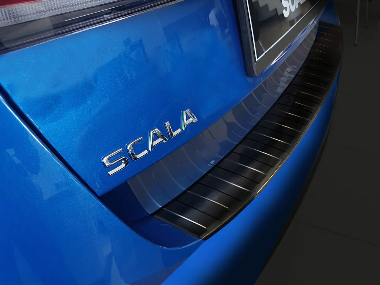 Bakfangerbeskytter Skoda Scala 2019 -> │ Black Edition – bilde 2