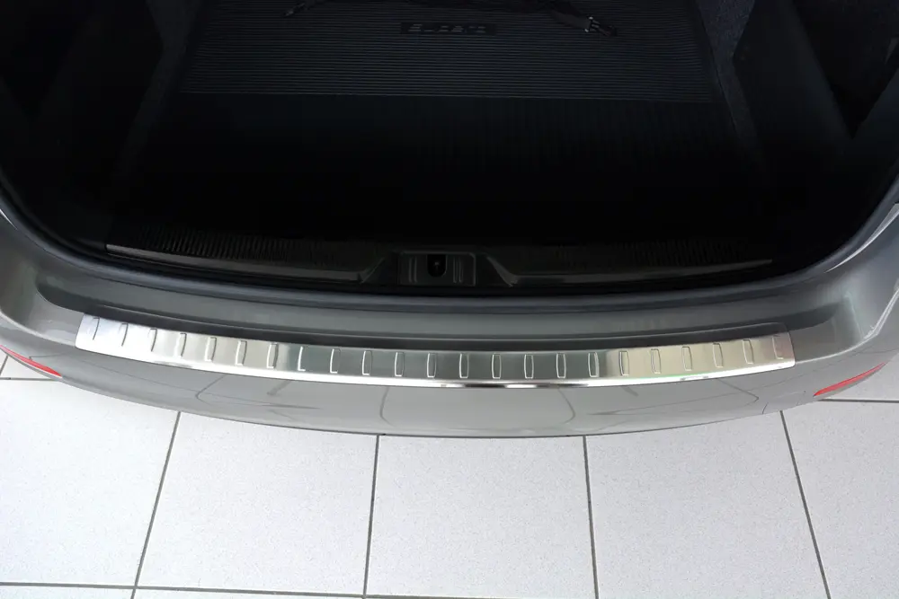 Bakfangerbeskytter Skoda Superb II Facelift Stasjonsvogn 2013 - 2015 │ Silver Edition – bilde 2
