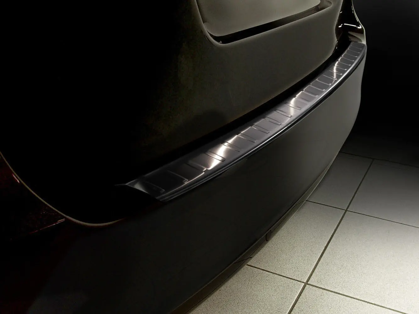 Bakfangerbeskytter Skoda Superb II Stasjonsvogn 2008 - 2013 │ Black Edition – bilde 2