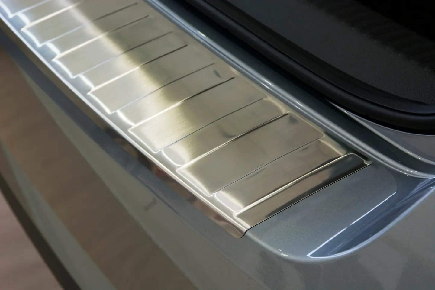 Bakfangerbeskytter Skoda Superb III Liftback 2015 - 2024 | Silver Edition – bilde 4
