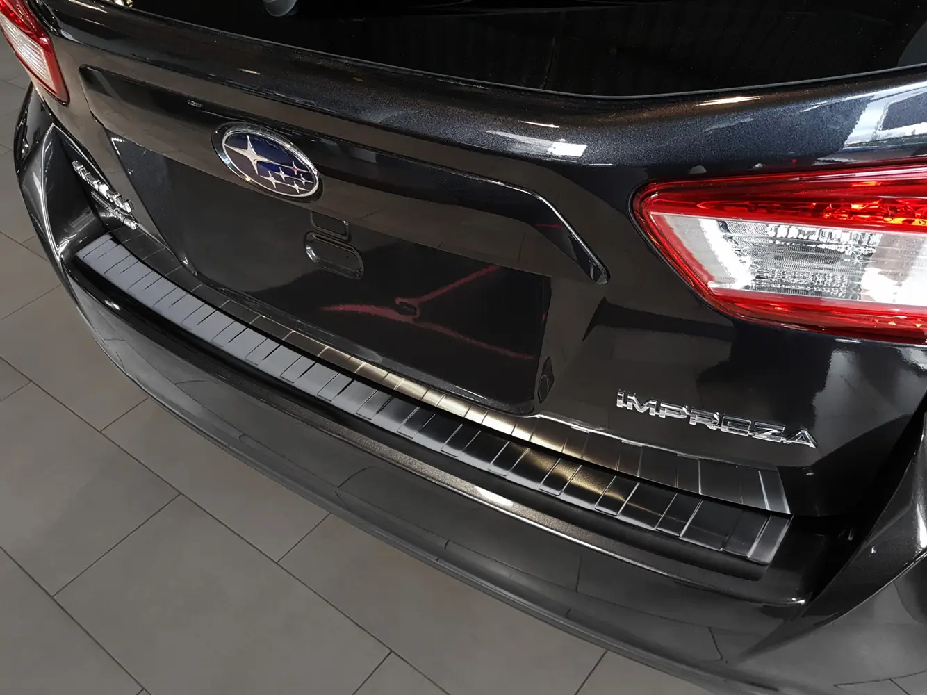 Bakfangerbeskytter Subaru Impreza V GT facelift 2017->Black Edition – bilde 3