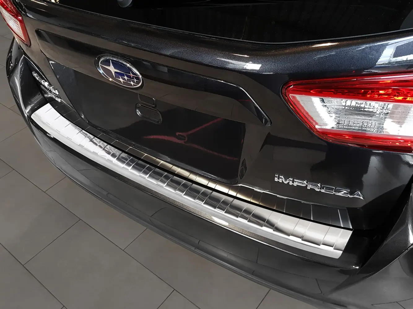Bakfangerbeskytter Subaru Impreza V GT facelift 2017->Silver Edition – bilde 3