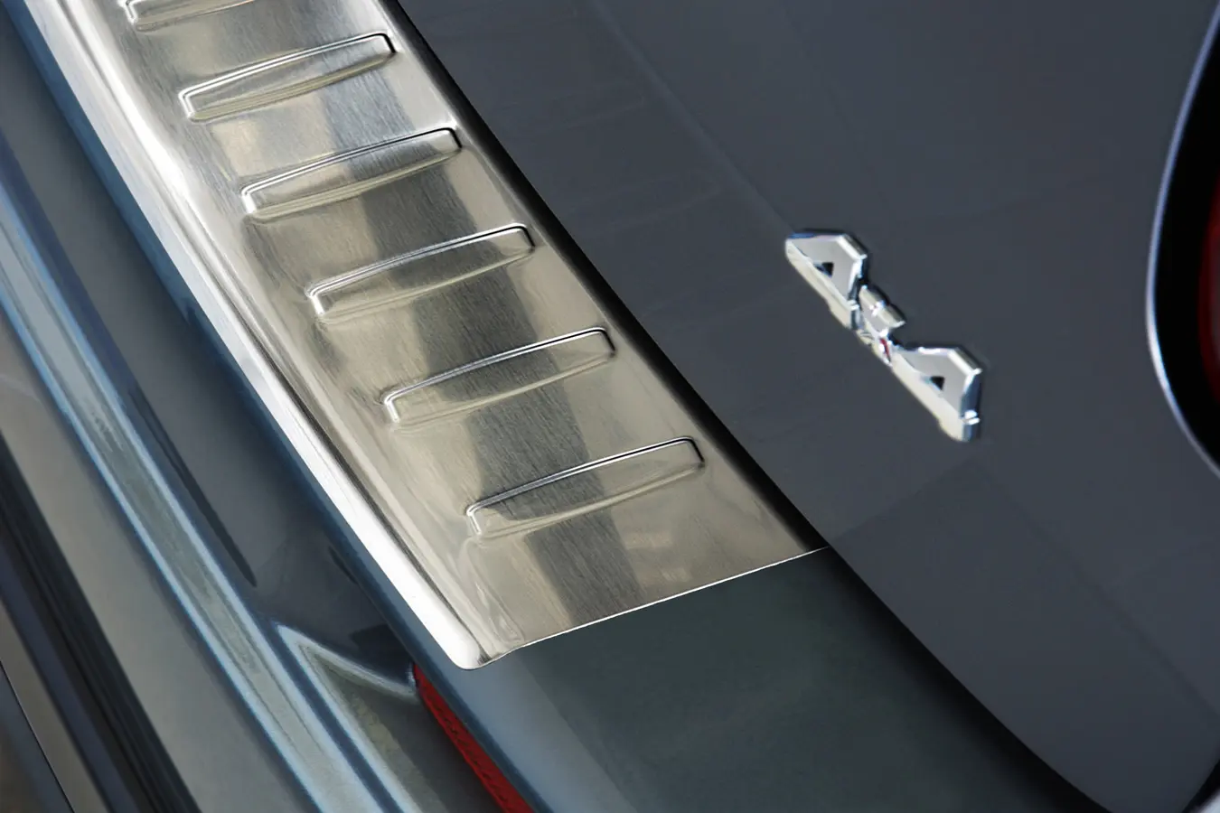 Bakfangerbeskytter Suzuki SX4 2006-2016 Silver Edition – bilde 2