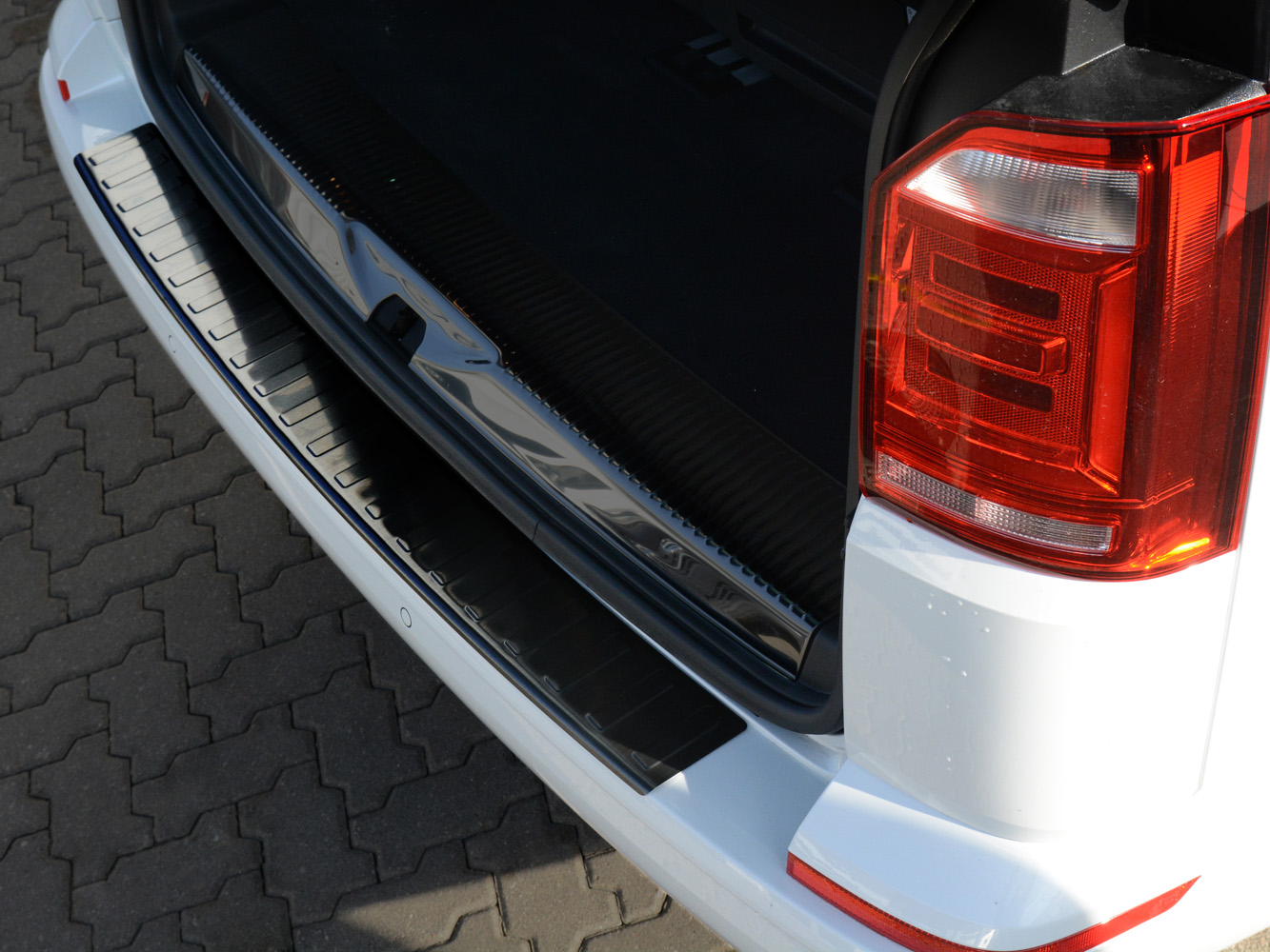 Bakfangerbeskytter T6 / T6.1 2015 - 2023 │ Black Edition 