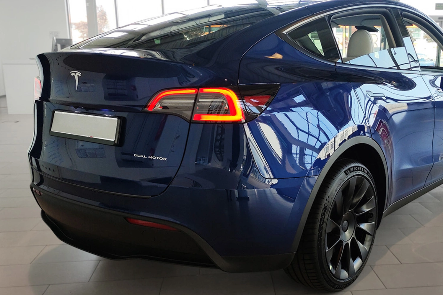 Bakfangerbeskytter Tesla Model Y 2020 - 2025 │ Black Edition – bilde 5