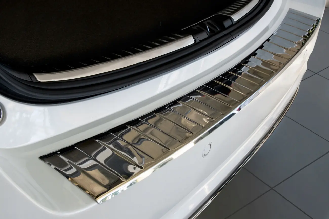 Bakfangerbeskytter Toyota Auris II Hatchback 2015–2019