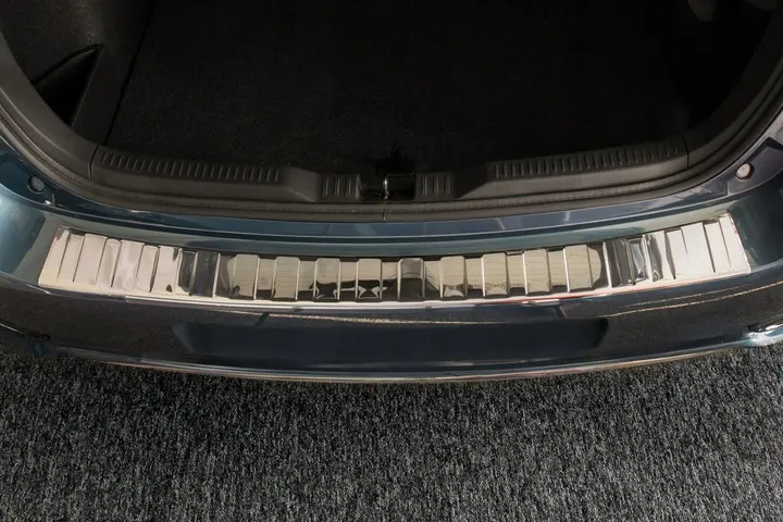 Bakfangerbeskytter Toyota Auris II Touring Sports 05.2015-2018 Silver Edition