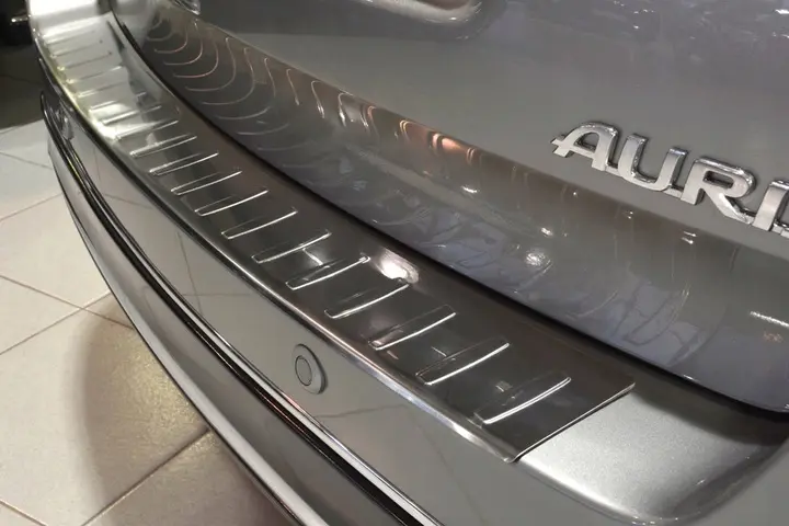 Bakfangerbeskytter Toyota Auris II Touring Sports 2013 - 04.2015 Silver Edition – bilde 2