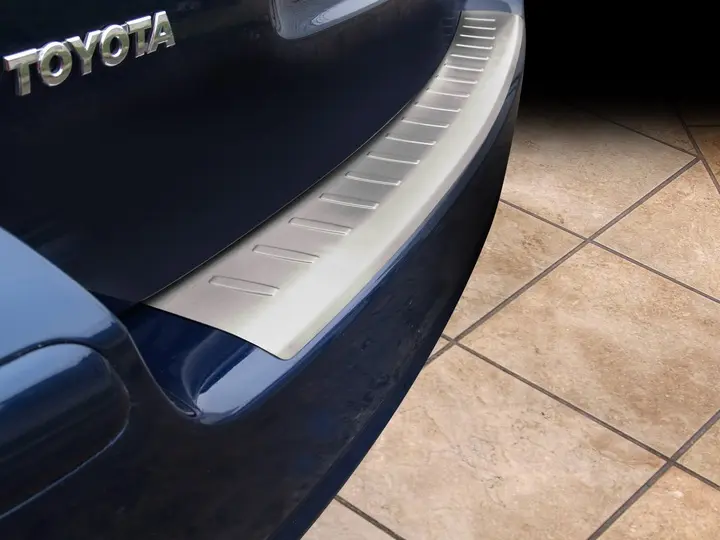 Bakfangerbeskytter Toyota Avensis II (T25) 2003 - 2009 | Silver Edition