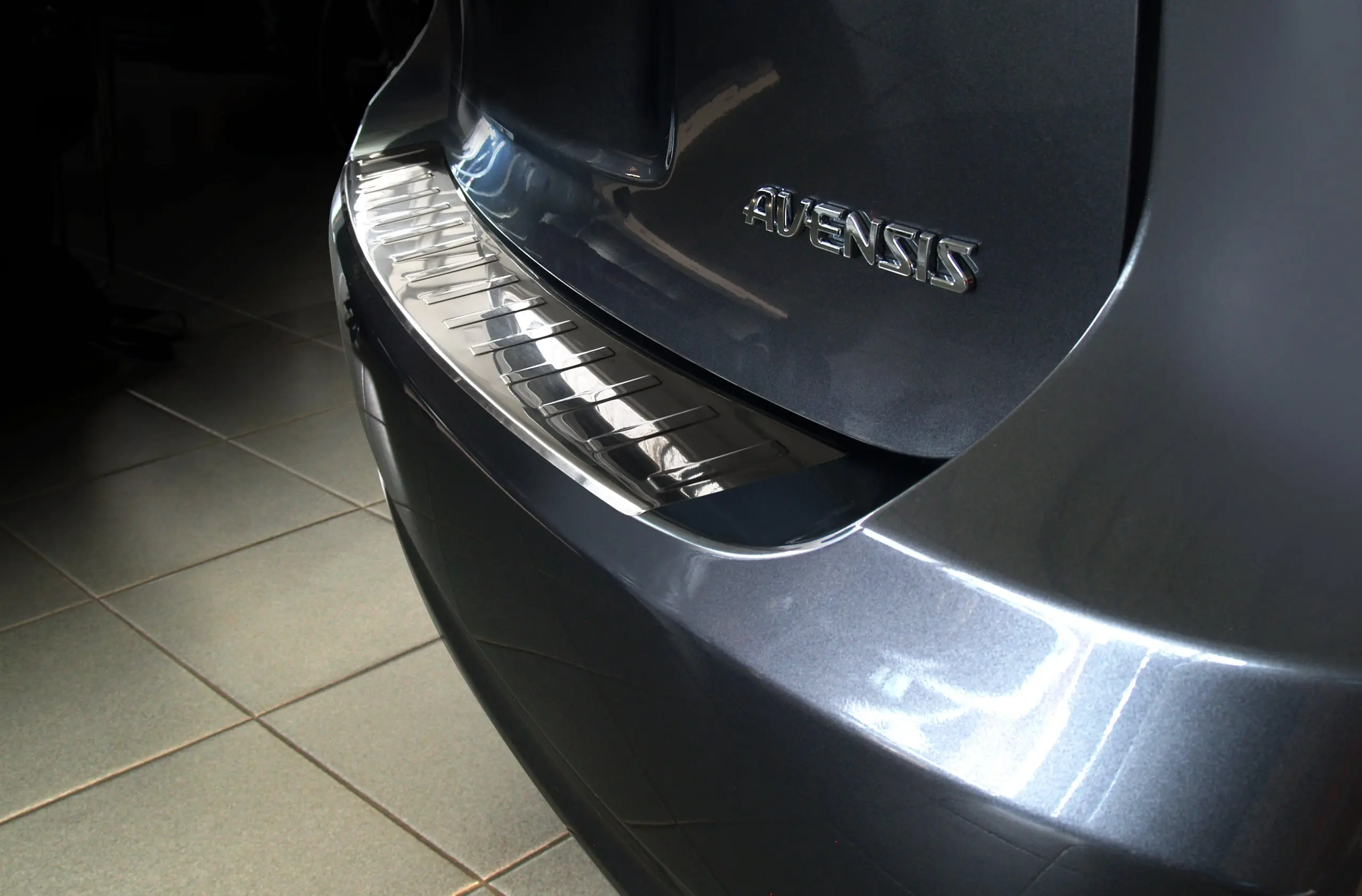 Bakfangerbeskytter Toyota Avensis III (T27) 2009 - 2015 – bilde 2