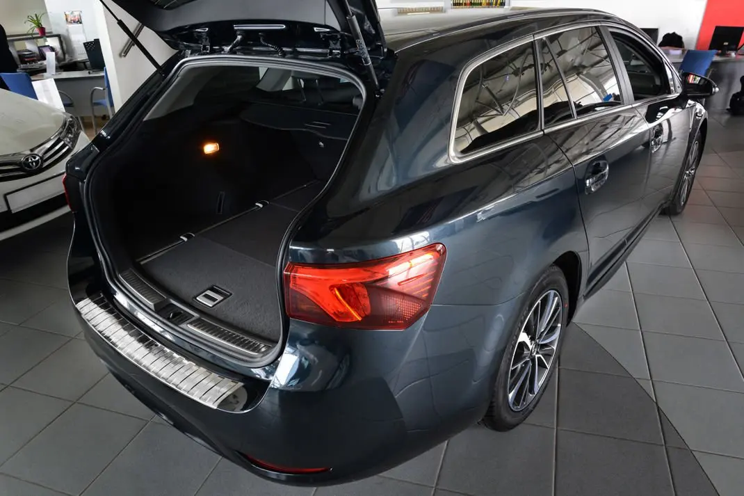 Bakfangerbeskytter Toyota Avensis III (T27) Stasjonsvogn Facelift 2015 - 2018 – bilde 3