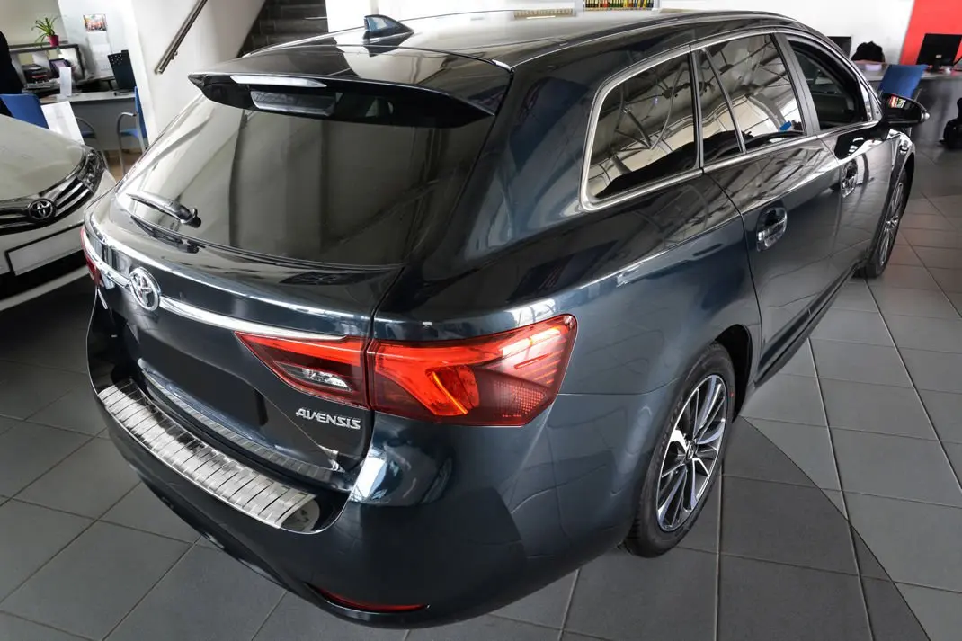 Bakfangerbeskytter Toyota Avensis III (T27) Stasjonsvogn Facelift 2015 - 2018 – bilde 4