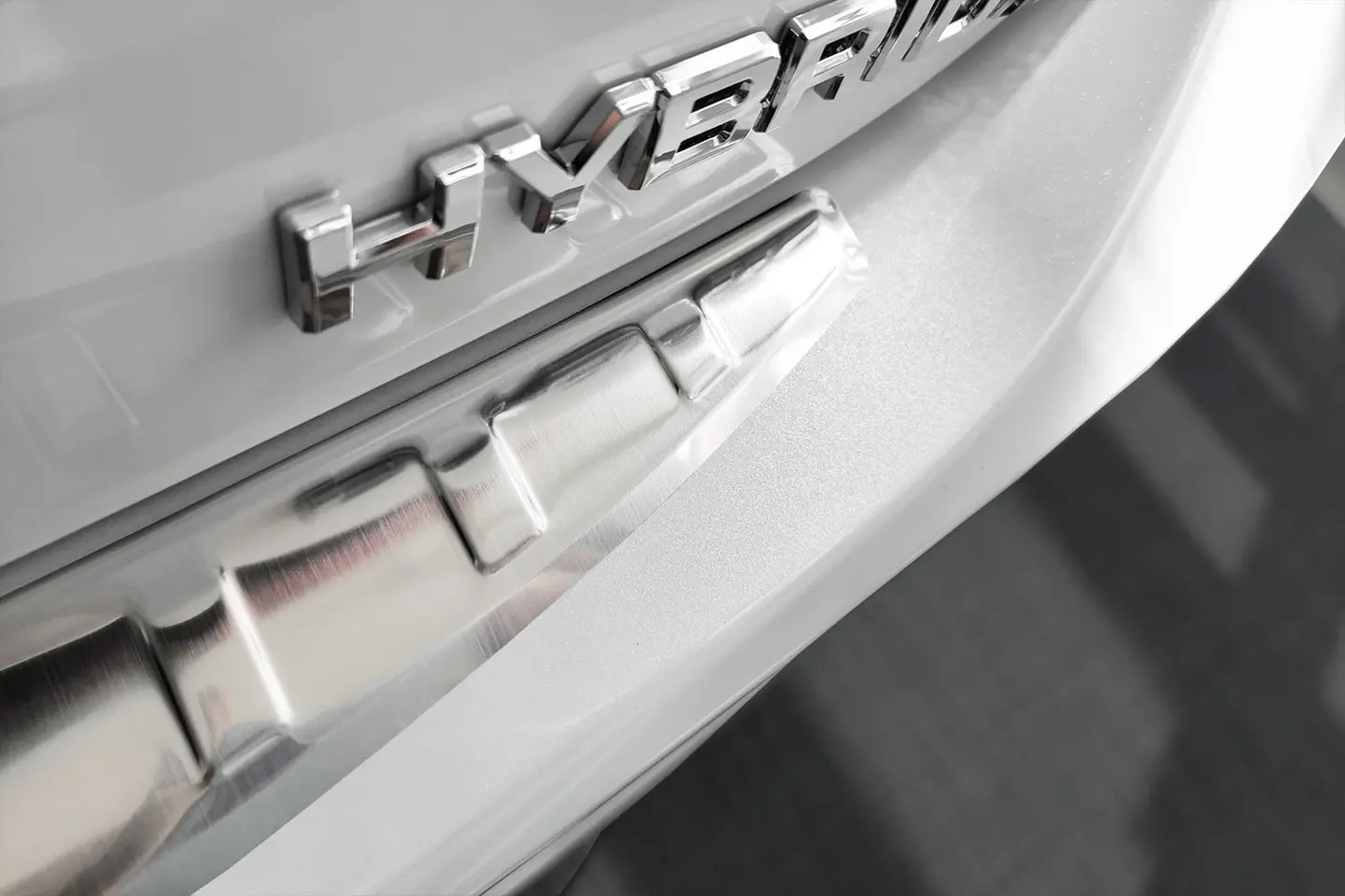 Bakfangerbeskytter Toyota Camry VIII (XV70) 2017 - 2023 │ Silver Edition – bilde 3