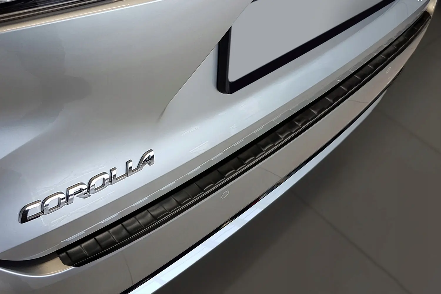 Bakfangerbeskytter Toyota Corolla XII Touring Sports 2019 -> │ Black Edition – bilde 4