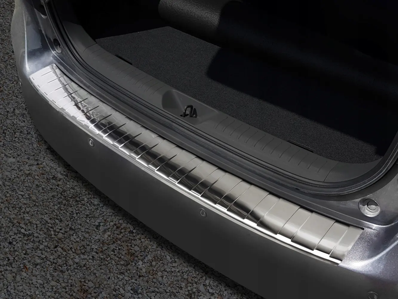 Bakfangerbeskytter TOYOTA PRIUS III PLUS 2013-2015 Silver Edition – bilde 2