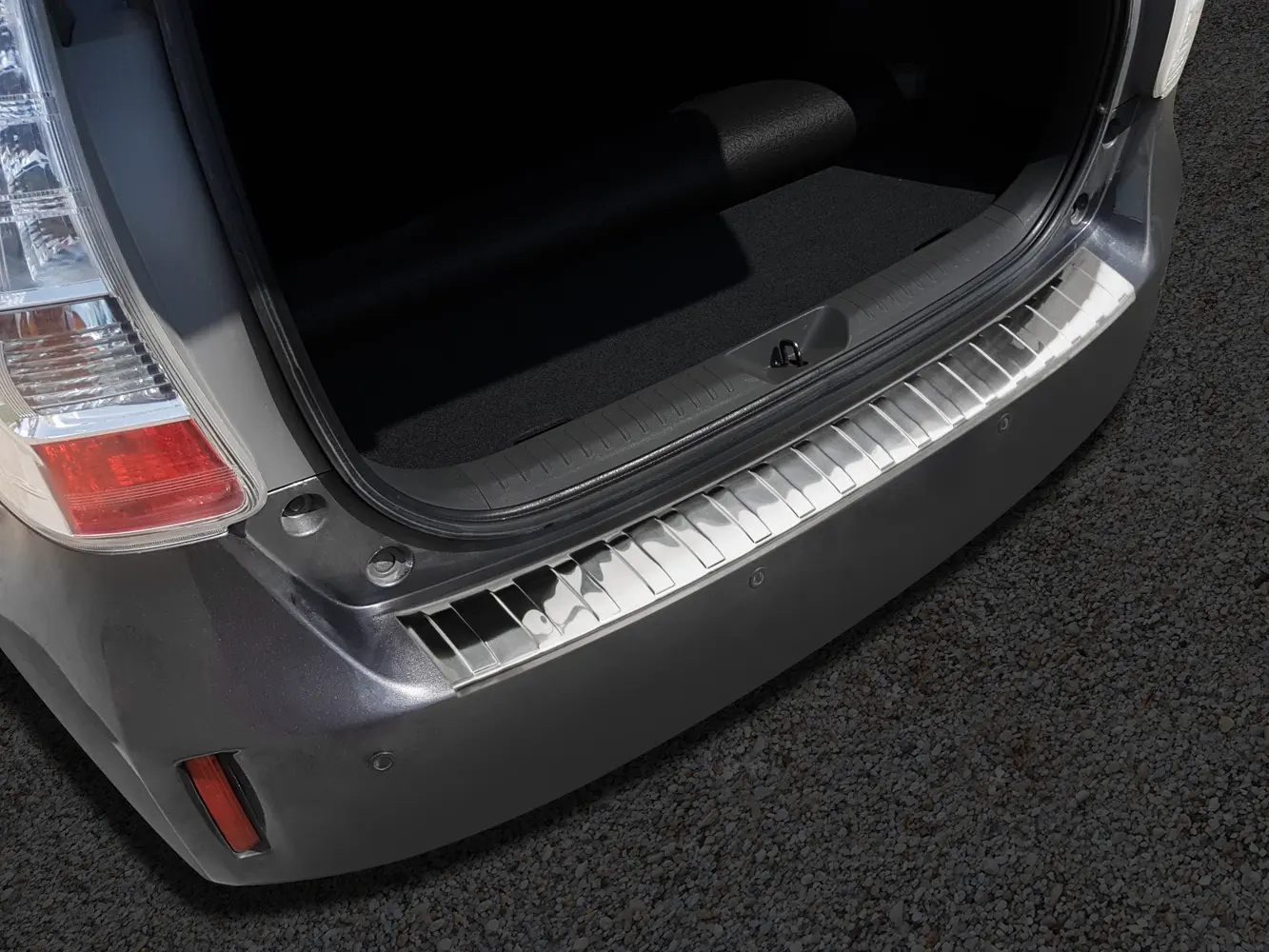 Bakfangerbeskytter TOYOTA PRIUS III PLUS 2013-2015 Silver Edition – bilde 3