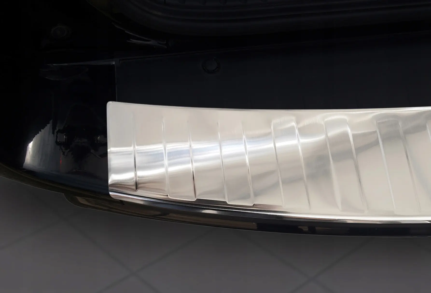 Bakfangerbeskytter Toyota RAV4 III Facelift 2008 - 2012 – bilde 3