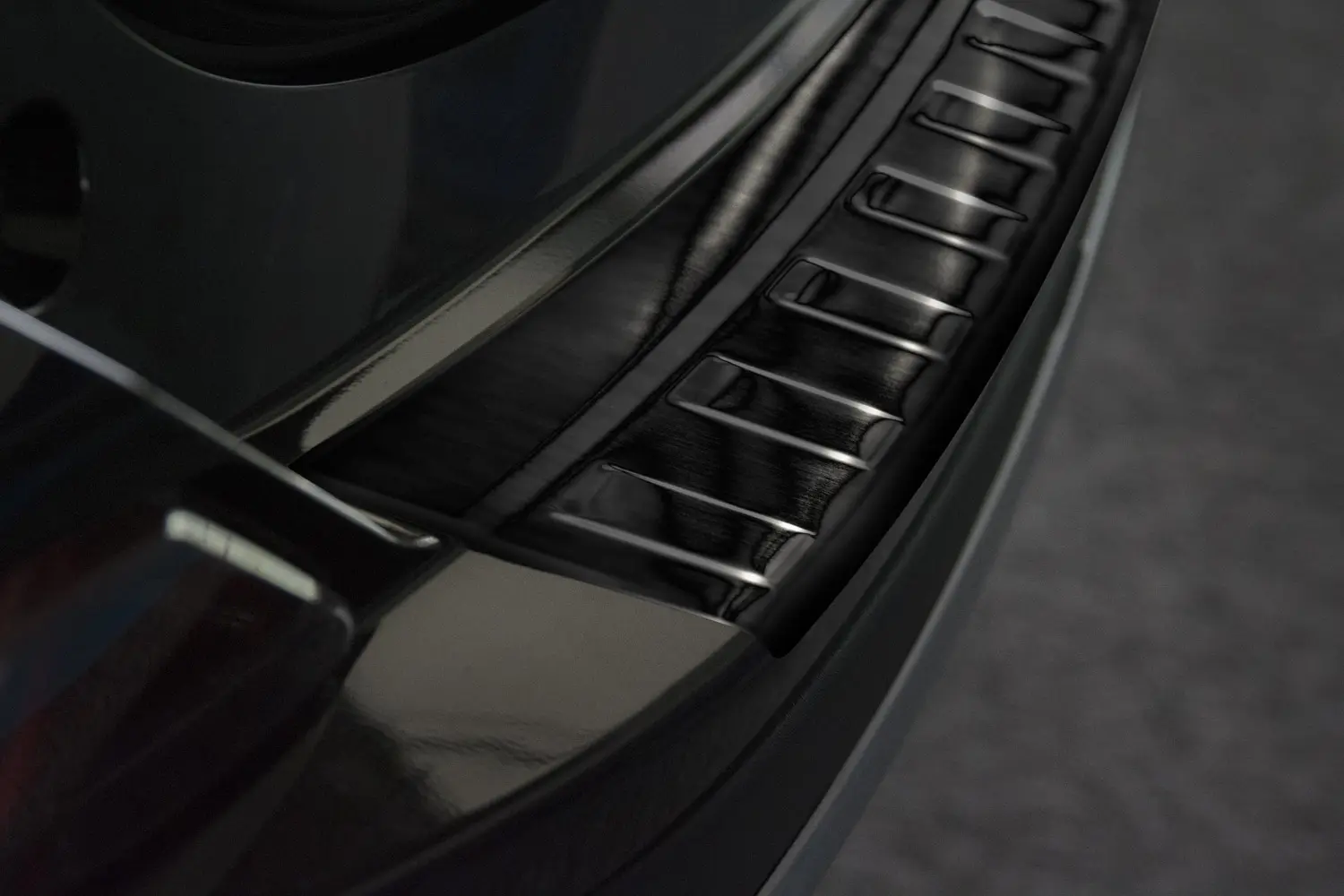 Bakfangerbeskytter  Toyota RAV4 IV Facelift 2015 - 2019 | Black Edition – bilde 4