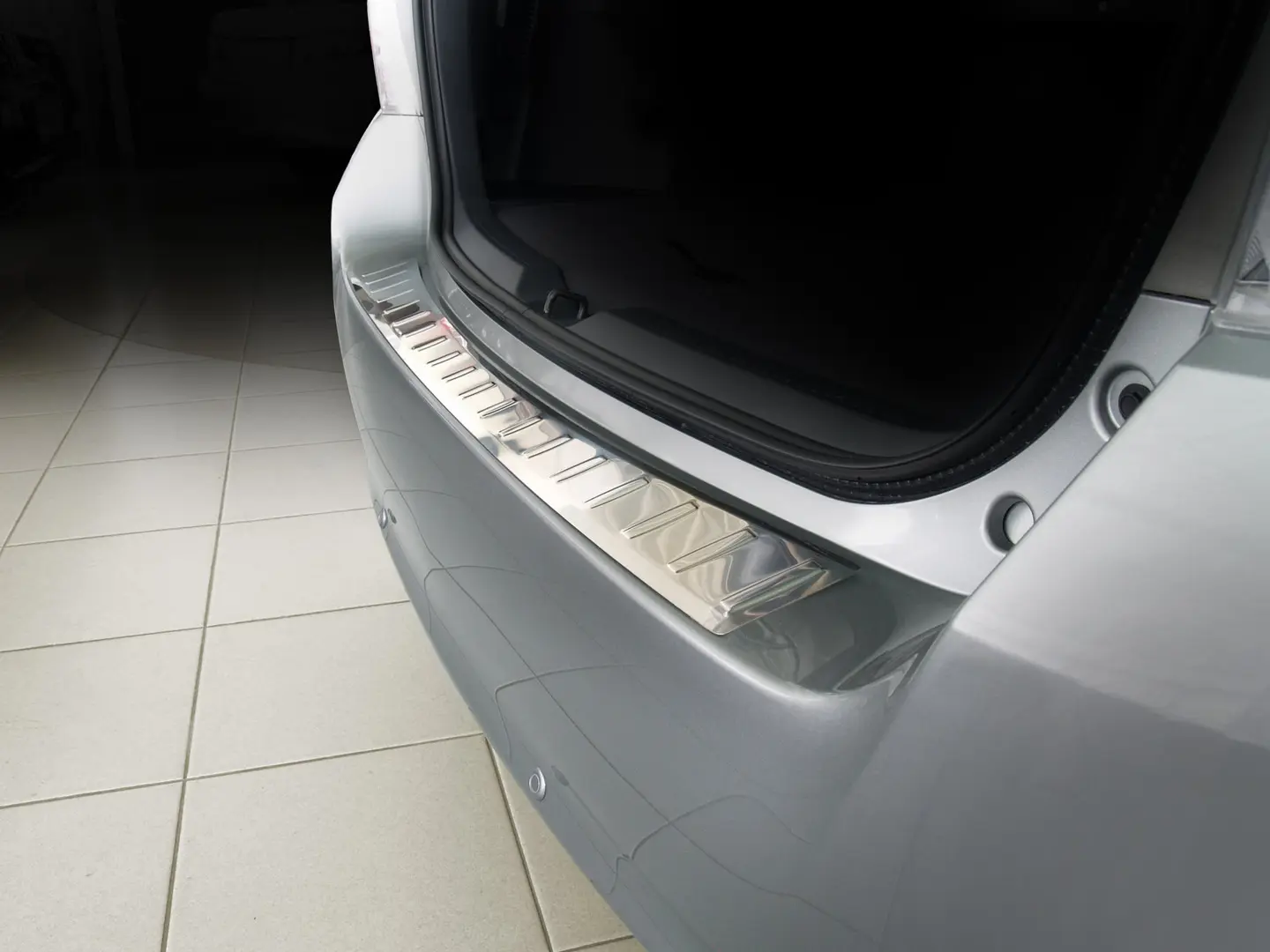 Bakfangerbeskytter Toyota Verso 2009-2013 Silver Edition