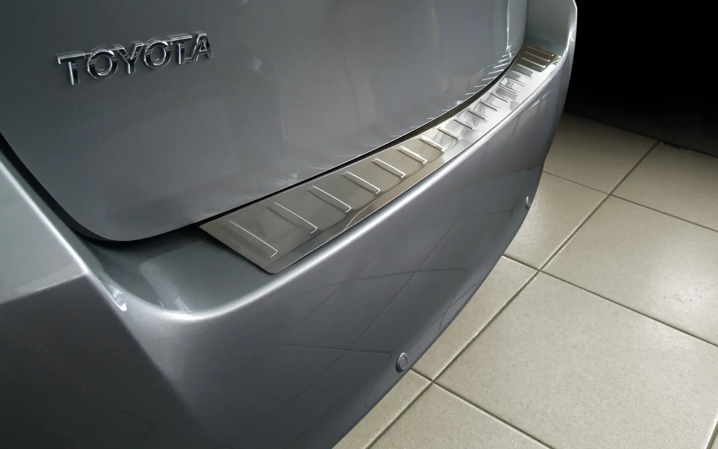 Bakfangerbeskytter Toyota Verso 2009-2013 Silver Edition – bilde 2