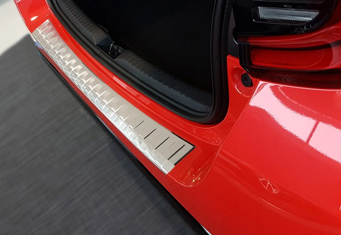 Bakfangerbeskytter Toyota Yaris IV 2019 -> Silver Edition