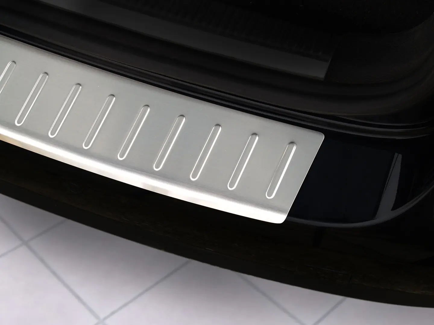 Bakfangerbeskytter Volkswagen Passat B6 Variant 2005-2011 Silver Edition – bilde 3