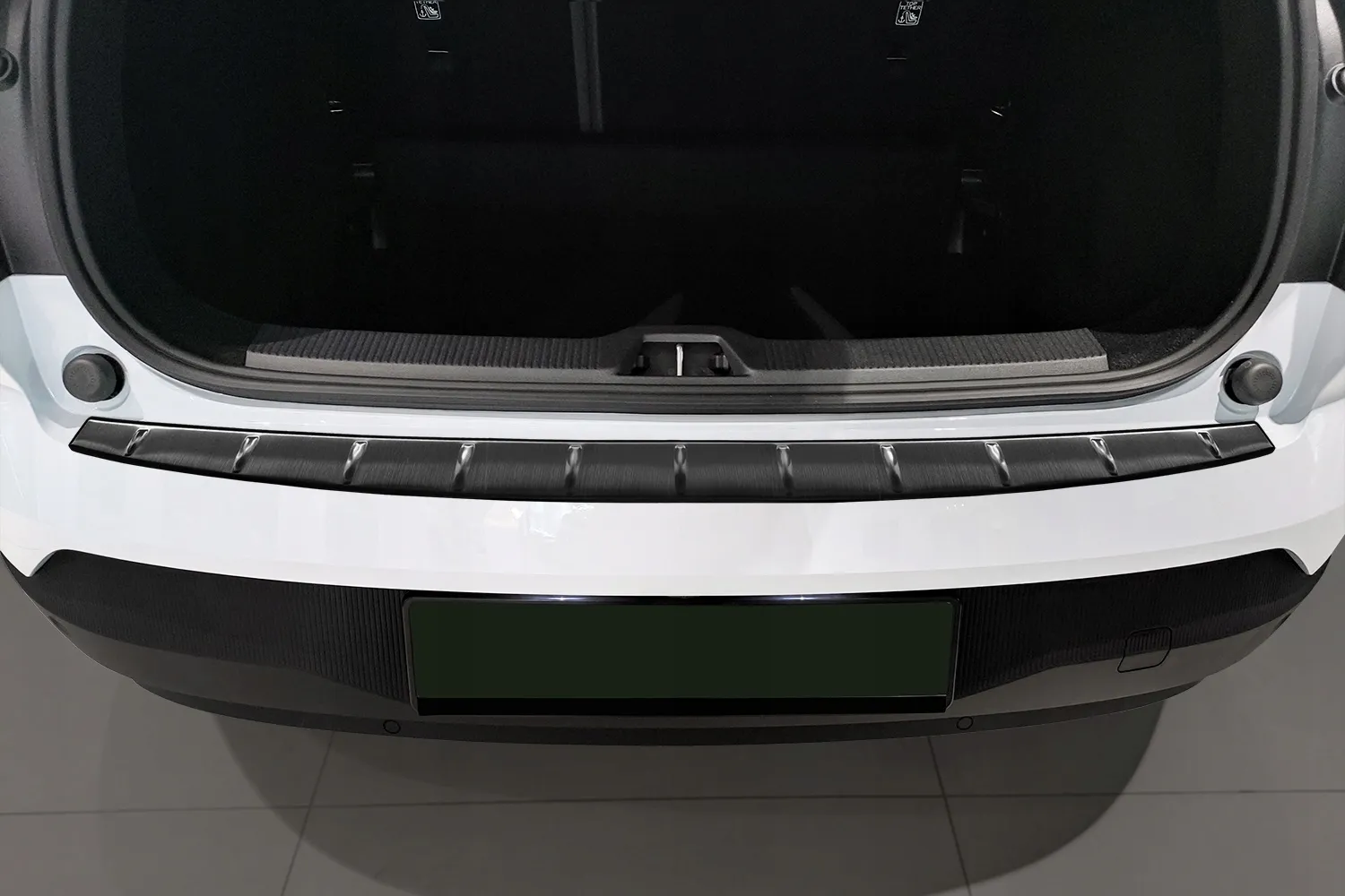Bakfangerbeskytter Volvo EX30 2023 -> │ Black Edition – bilde 2