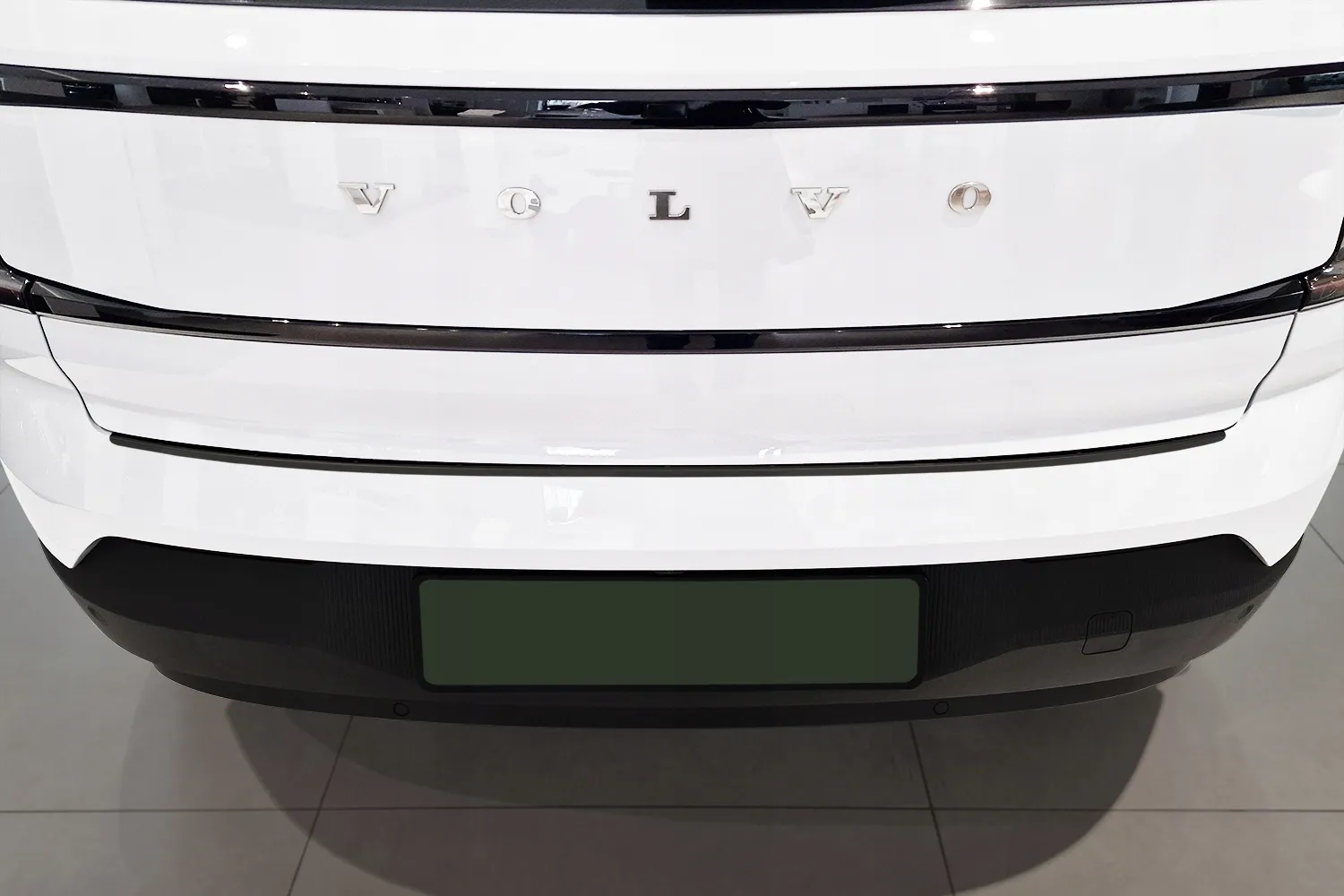 Bakfangerbeskytter Volvo EX30 2023 -> │ Black Edition – bilde 3