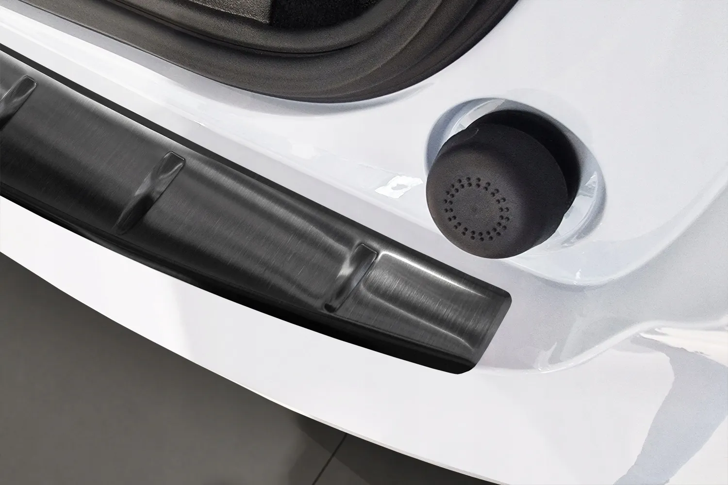 Bakfangerbeskytter Volvo EX30 2023 -> │ Black Edition – bilde 4