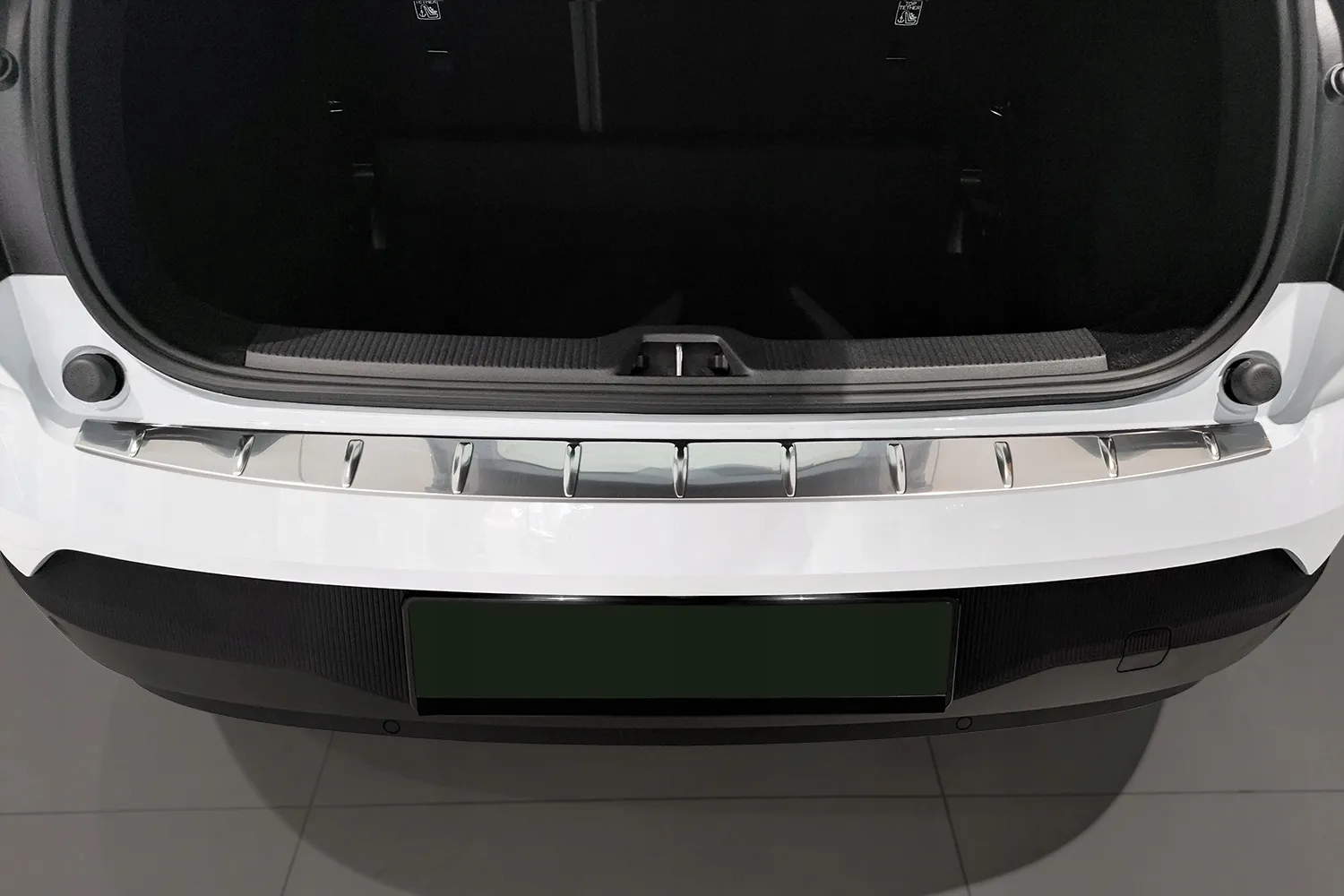 Bakfangerbeskytter Volvo EX30 2023 -> │ Silver Edition – bilde 2