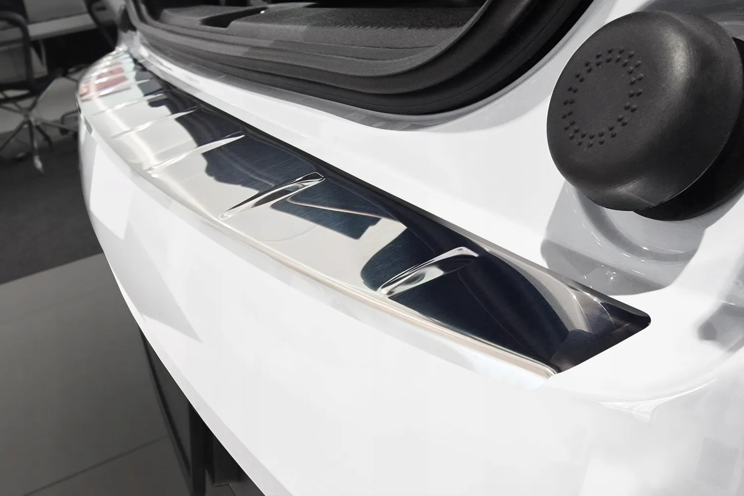 Bakfangerbeskytter Volvo EX30 2023 -> │ Silver Edition – bilde 3