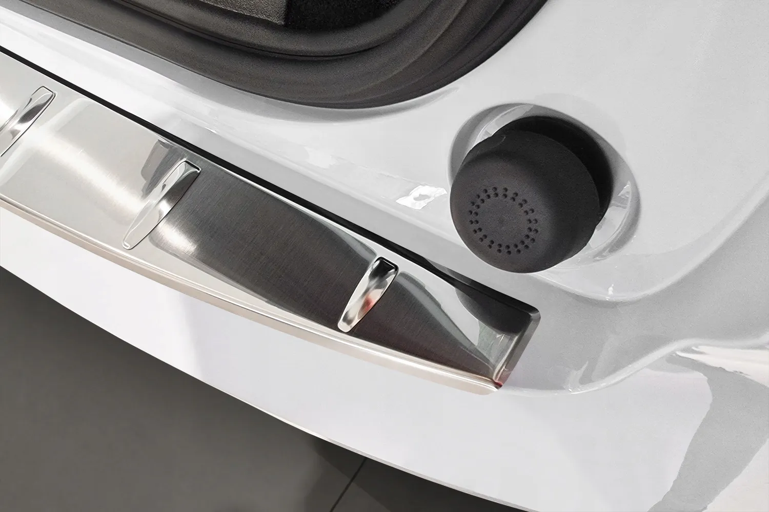 Bakfangerbeskytter Volvo EX30 2023 -> │ Silver Edition – bilde 5