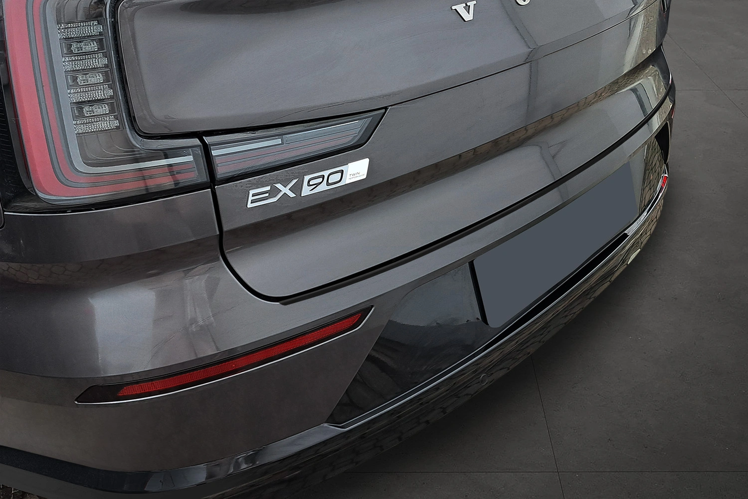 Bakfangerbeskytter Volvo EX90 2024 -> │ Black Mirror Edition – bilde 4