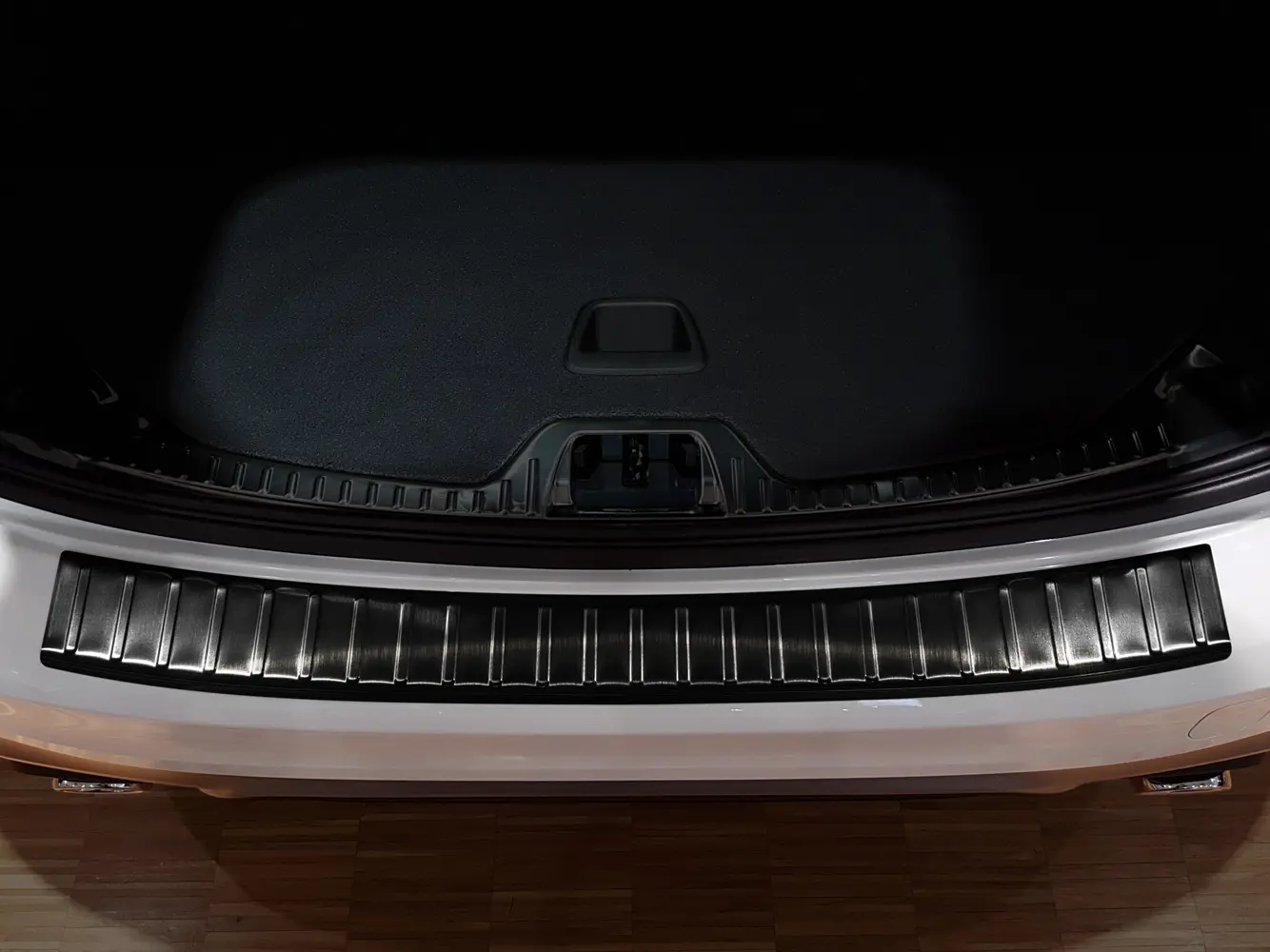Bakfangerbeskytter Volvo V60 I 2010 - 2018 │ Black Edition – bilde 3