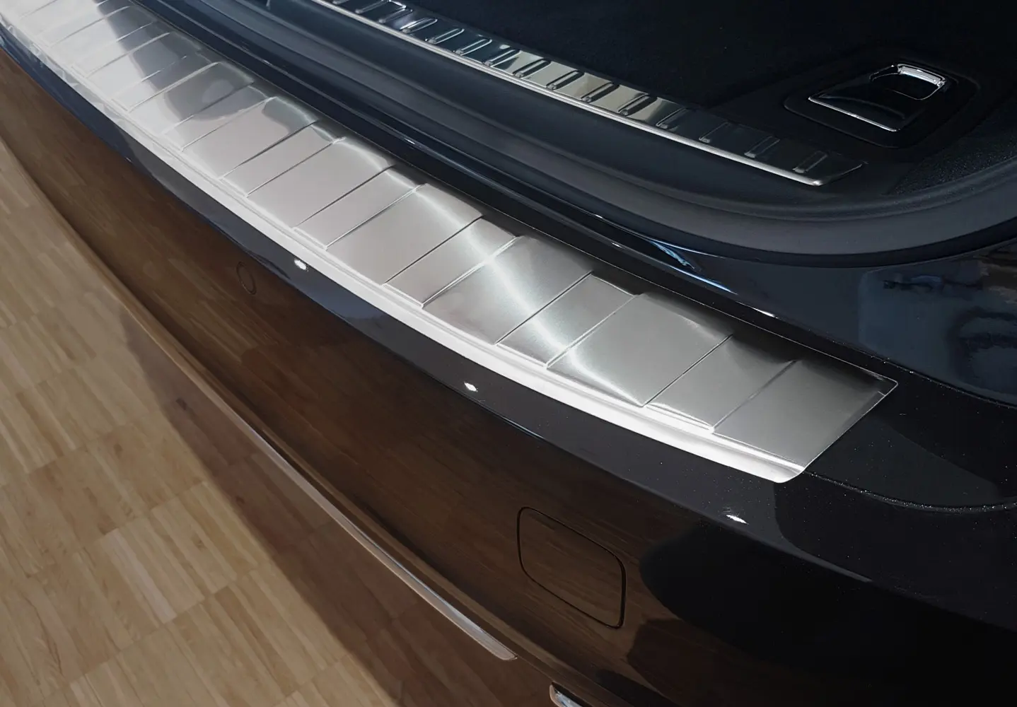 Bakfangerbeskytter Volvo V90 II 2016-> │ Silver Edition – bilde 4
