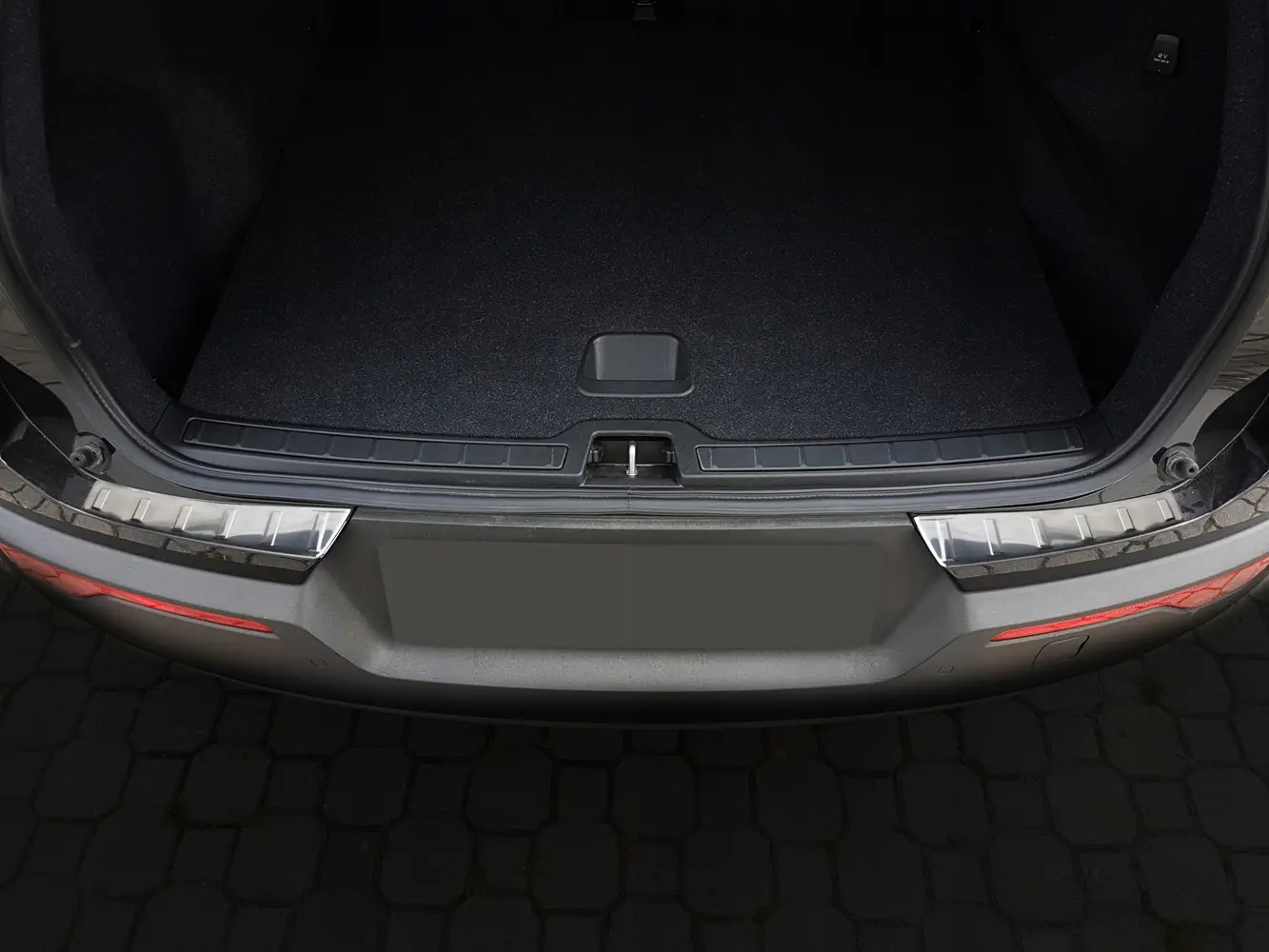 Bakfangerbeskytter Volvo XC40/EX40 2017 -> │ Chrome Edition – bilde 2