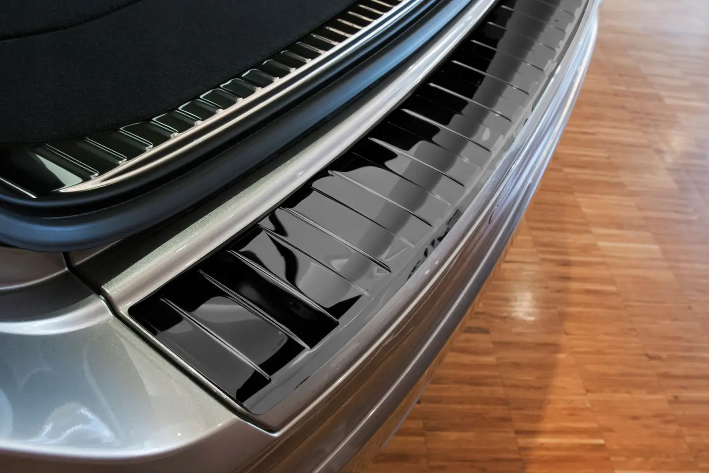 Bakfangerbeskytter Volvo XC60 I Facelift 2013 - 2017 | Black Edition – bilde 3