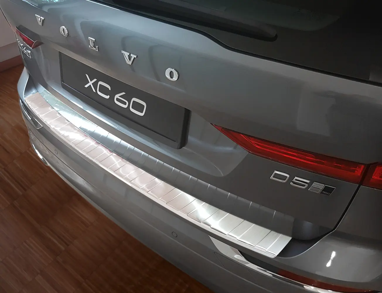 Bakfangerbeskytter Volvo XC60 II 2017 -> | Silver Edition